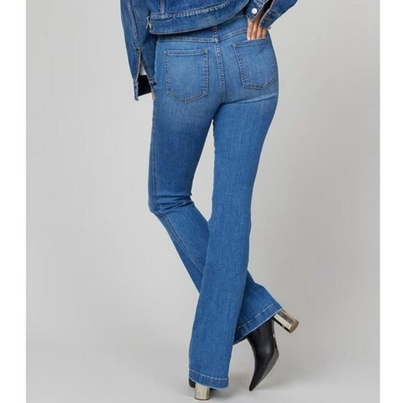 Spanx Flare Mid-Rise Blue Denim Jeans Womens Medium Stretchy Wide-Leg Blue - Picture 2 of 12